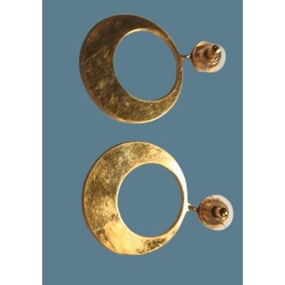 Vintage Monet Gold Tone and Red Enamel Pierced Dangle Drop Earrings - Picture 2 of 6